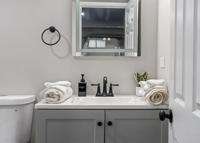 Cozy Oasis 4br *
